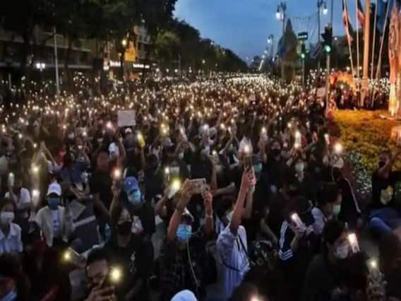 Thailand: People stage protest against present government