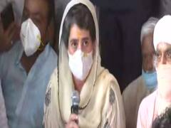 Priyanka Gandhi वाल्मीकि मंदिर में Hathras की बेटी के लिए हो रही प्रार्थना सभा में बैठीं