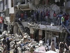 3 dead, 15 injured as explosion hits Karachi building