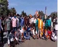 বাগনানে ৬ বিজেপি নেতাকে গ্রেফতারের জেরে প্রতিবাদ, উড়ালপুল অবরোধ বিজেপির