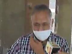 અમદાવાદના સી.જી રોડ પર આવેલા ગેરકાદેસરના બાંધકામને તોડી પડાયું, જુઓ વીડિયો