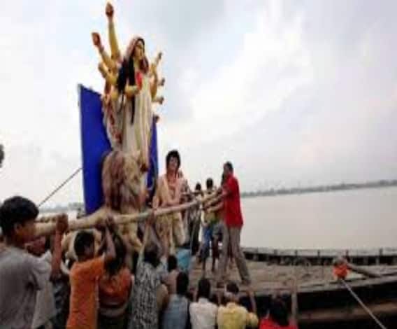 শারদ আনন্দ ২০২০: প্রতিমা নিরঞ্জনে অপ্রীতিকর ঘটনা এড়াতে প্রস্তুত পুলিশ, দেখে নিন কোন কোন বিষয়ে দেওয়া হয়েছে বিশেষ জোর 