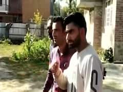 Jammu Kashmir: Sopore में दो आतंकियों ने आतंक का रास्ता छोड़ किया सरेंडर, घरवाले हुए बेहद खुश