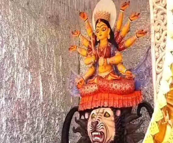 শারদ আনন্দ ২০২০: নবমীর আনন্দের মধ্যেই পুজোর শেষের বিষাদের ছোঁয়া দুর্গাপুরের অগ্রণী সাংস্কৃতিক পরিষদে