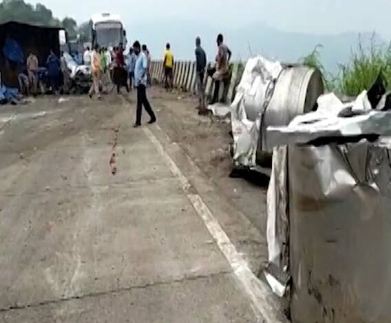 Acciden | पुणे- मुंबई द्रुतगती मार्गावर दोन अपघात, मार्गावरील वाहतूक विस्कळीत