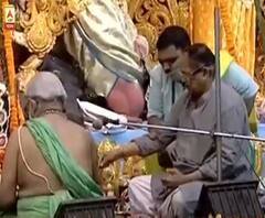 দেখুন, সুব্রত মুখোপাধ্যায়ের নামে পুজোর সংকল্প একডালিয়া এভারগ্রিনে