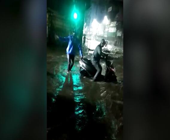 #PuneRains पुण्यात रात्रभर पावसाचा कहर, गेल्या वर्षी झालेल्या ढगफुटीच्या आठवणी ताज्या #स्पेशलरिपोर्ट