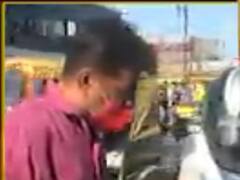 રાજકોટઃ સંપૂર્ણ સ્કૂલ ફી માફીની માંગ સાથે વાલીઓ ઉતર્યા રસ્તા પર, શરૂ કરી સહી ઝૂંબેશ