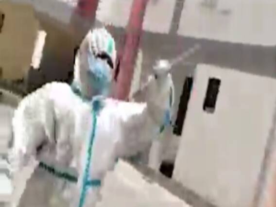 વડોદરાની સયાજી કોવિડ હોસ્પિટલમાં દર્દીઓ ઘૂમ્યા ગરબે, જુઓ વીડિયો