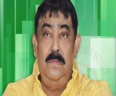 ফটাফট : সাঁইথিয়ায় কর্মিসভায় অনুব্রতর মন্তব্যে ঘিরে বিতর্ক, গড়িয়ায় মা ও ছেলের মৃত্যু ঘিরে রহস্য 