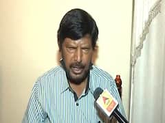 RPI में शामिल हुईं Payal Ghosh, Ramdas Athawale बोले-'पार्टी को नया चेहरा और मजबूत कार्यकर्ता मिली'