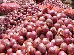 Soaring prices of onions burning holes in pockets
