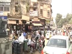 Lucknow: कोरोना के बढ़ते मामलों के बीच बाजारों में उमड़ रही भीड़ | Ground Report