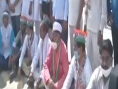 Hathras incident: Chaos outside village as SP protests, media stopped | Ground Report