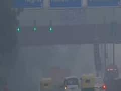 Delhi Pollution: AQI level crosses 400 in Anand Vihar & Narela