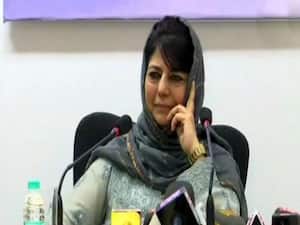 Mehbooba Mufti को 14 महीने Detention में रखने के बाद रिहा किया गया | Masterstroke Full