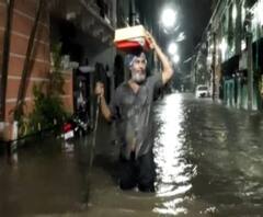 দেখুন ভিডিও: প্রবল বৃষ্টি ! হায়দরাবাদে বাড়ি ধসে এক শিশু সহ মৃত ৯