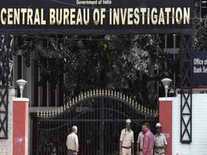 Hathras Case: आज कोर्ट से आरोपियों की रिमांड मांग सकती है CBI, डॉक्टरों से भी पूछताछ संभव