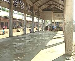 Onion Issue | राज्यातील बाजार समित्यांमध्ये बंद असलेला कांदा लिलाव सुरु करा; शेतकऱ्यांची मागणी