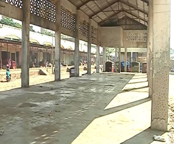 Onion Issue | राज्यातील बाजार समित्यांमध्ये बंद असलेला कांदा लिलाव सुरु करा; शेतकऱ्यांची मागणी