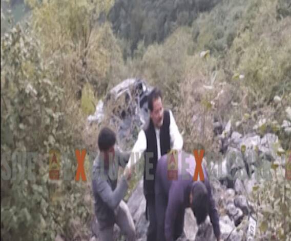 Mussoorie: खाई में जा गिरी पूर्व नगर पालिका अध्यक्ष की कार, गंभीर रूप से घायल| ABPGanga 