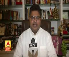 SP का हमला, कहा- कोरोना वैक्सीन के बहाने मतदाताओं को धमका रही BJP