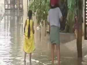 Hyderabad: Horrifying visuals of floods & heavy rainfall | Master Stroke 