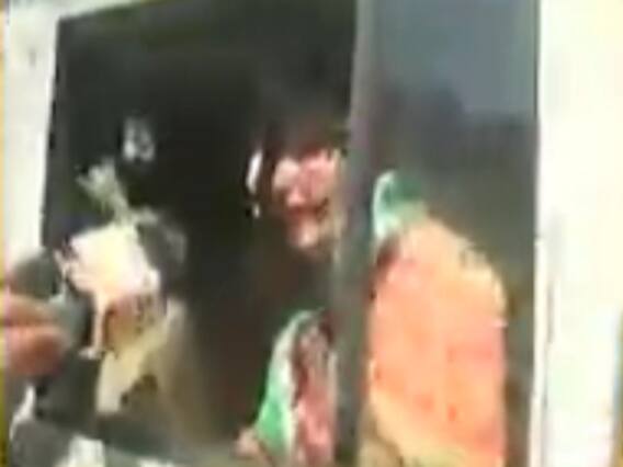 હાથરસની ઘટનાને લઇ રાજકોટમાં વિરોધ કરતા કોગ્રેસના કાર્યકરોની અટકાયત, જુઓ વીડિયો 