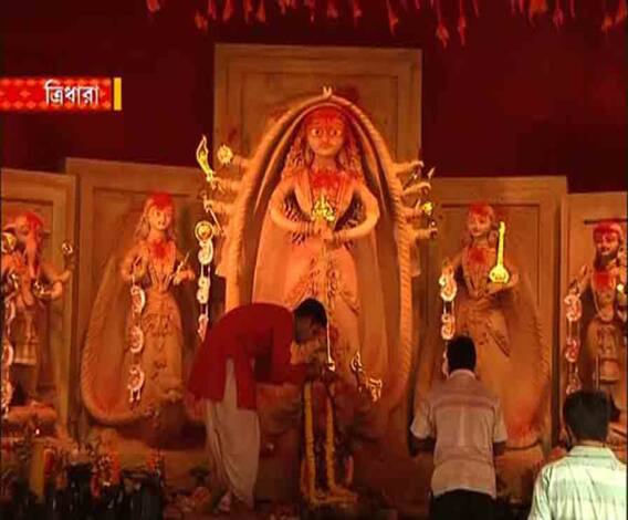 শারদ আনন্দ ২০২০: করোনা আবহে অভিনব ভাবনা! মণ্ডপের সামনেই কৃত্রিম জলাশয়ে প্রতিমা নিরঞ্জন ত্রিধারা সম্মিলনীতে