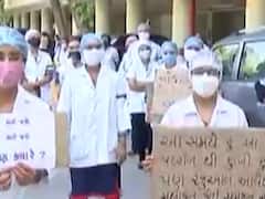 અમદાવાદ:  કાયમી ન કરાતા બી.જે.મેડીકલ કોલેજનો લેબોરેટરી સ્ટાફ હડતાળ પર , જુઓ વીડિયો