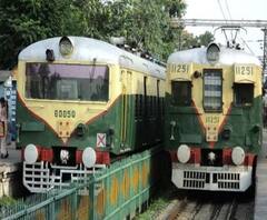 পুজোর আগেই বাংলায় লোকাল ট্রেন চালুর দাবিতে রেলমন্ত্রীকে চিঠি বিজেপি সাংসদ স্বপন দাশগুপ্তর