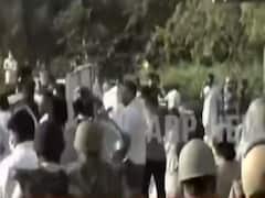 Hathras Case: Rahul-Priyanka के साथ DND पर नेताओं,कार्यकर्ताओं का हुजूम, पुलिस ने किया लाठीचार्ज