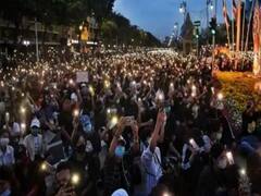 Thailand में सरकार के खिलाफ प्रदर्शन, प्रदर्शनकारियों ने बनाई Human Chain 