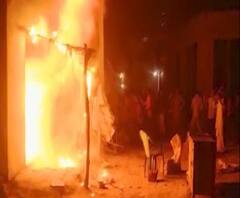 लखीमपुर खीरी में आग की लपटों का तांडव, दुकानदार ने भागकर बचाई जान