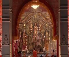 শারদ আনন্দ: সপ্তমীর সন্ধ্যায় জমজমাট কলকাতা, বহরমপুর