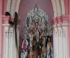 এক ঝলকে: রীতি মেনে বাঁকুড়ার কোষ্ঠিয়ার জমিদারবাড়িতে দেবী বন্দনা, করোনা আক্রান্তের সংখ্যায় উদ্বেগ বাড়াচ্ছে উত্তর ২৪ পরগনা