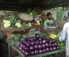 आलू ,प्याज फिर हो रहे थाली से दूर