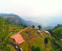 Melghat | हिरवागार शालू आणि धुक्याची चादर; मेळघाटाचं ड्रोन कॅमेऱ्याने टिपलेलं विहंगम दृश्य