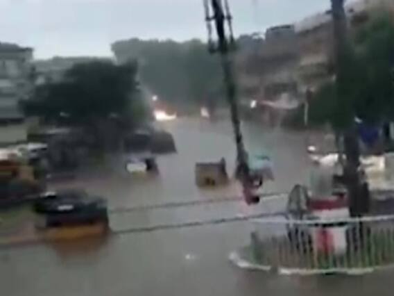  હૈદરાબાદના અનેક વિસ્તારોમાં જળબંબાકાર, આઠનાં મોત, જુઓ વીડિયો