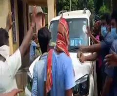 প্রস্তাবিত স্কুলের জমিতে কেন হবে স্বনির্ভর গোষ্ঠীর কর্মশালা? সাঁইথিয়ায় তৃণমূল বিধায়ক ও বিডিওকে ঘিরে বিক্ষোভ