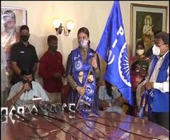 Actor Payal Ghosh joins RPI | अभिनेत्री पायल घोषचा रिपाइंमध्ये प्रवेश