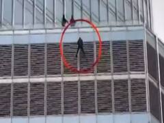 Man dangles from Trump tower in Chicago, demands to speak to President