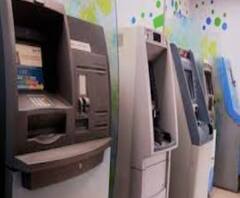 এক ঝলকে: উত্তরপাড়ায় এটিএম প্রতারণার পর্দা ফাঁস, সোশ্যাল মিডিয়ায় বিজেপি নেতাদের নামের তালিকায় তৃণমূল নেতার নাম! সঙ্গে অন্য খবর 