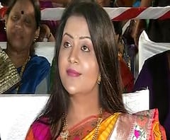 Amruta Fadnavis | बार,दारुची दुकानं उघडली,मग मंदिरं डेंजर झोनमध्ये का?;अमृता फडणवीसांचा सरकारला टोला