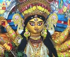 চালকুমড়ো বলি, আরতির পর শুরু অঞ্জলি শুরু ঐতিহ্যবাহী শোভাবাজার রাজবাড়ির পুজোয় 