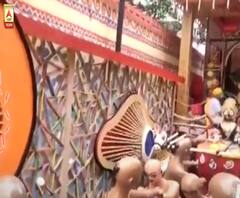 শারদ আনন্দ ২০২০: রথের আদলে সেজে উঠেছে হাওড়ার ব্যাঁটরা মহিলা সংঘের পুজো মণ্ডপ 