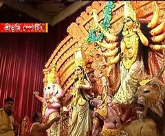 Sharad Ananda 2020: একাদশীতেও শ্রীভূমির মণ্ডপে দর্শনার্থীরা, মাস্ক পরে, দূরত্ববিধি মেনে চলছে প্রতিমা দর্শন