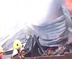 প্রথমে নিয়ন্ত্রণে এলেও ফের দেখা যাচ্ছে আগুন! চিৎপুরে প্লাস্টিক কারখানার অগ্নিকাণ্ডে আতঙ্ক