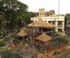 শারদ আনন্দ ২০২০: একটুকরো গ্রামবাংলা উঠে আসছে প্রতাপাদিত্য রোড ত্রিকোণ পার্কের মণ্ডপে