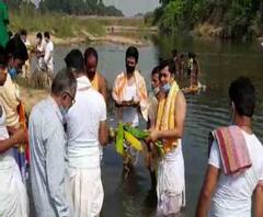 শারদ আনন্দ ২০২০: গোটা প্রতিমা টুকরো করে ভাসানো হয় যমুনায়, আর কোথাও নেই এমন প্রথা!